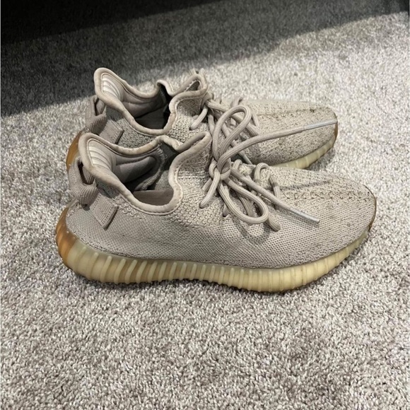 Adidas yezzys - Picture 1 of 4